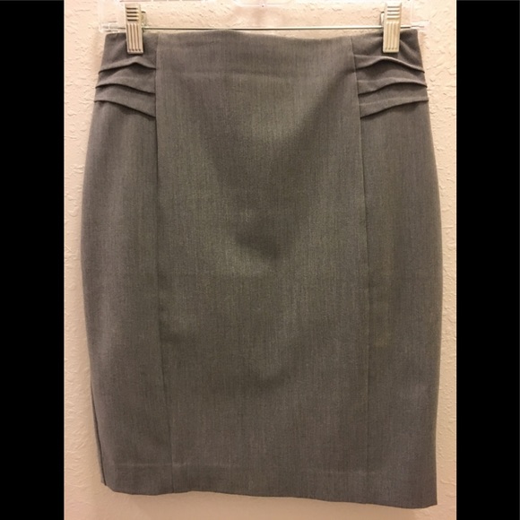 Express Pintucked Gray Hi Waist Pencil Skirt Sz 2 - Picture 1 of 7